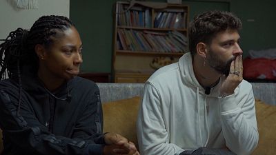 Nía y J Kbello reciben refugio de un conductor de autobuses