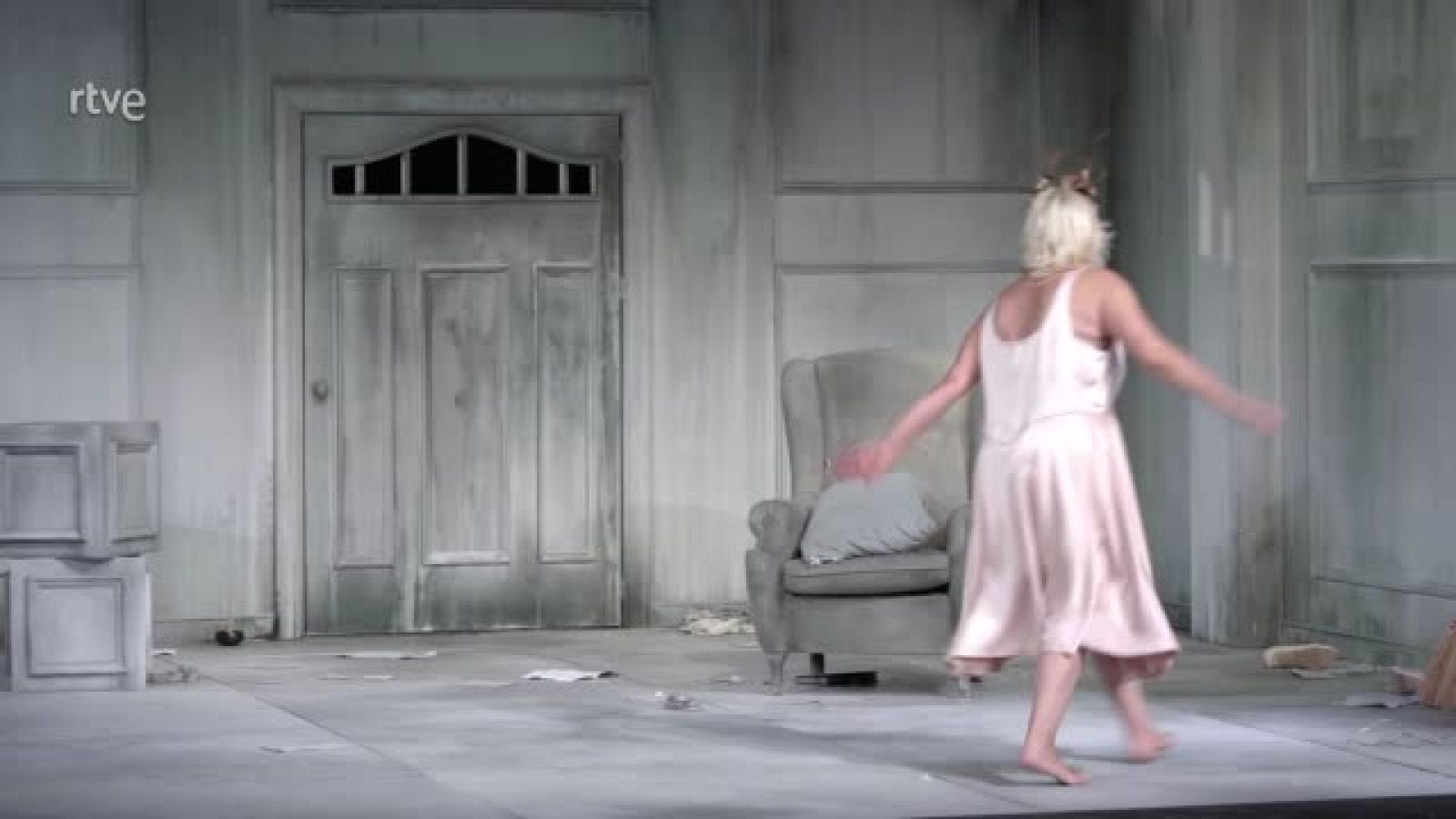 LA MUJER ROTA - Atención obras | Ver