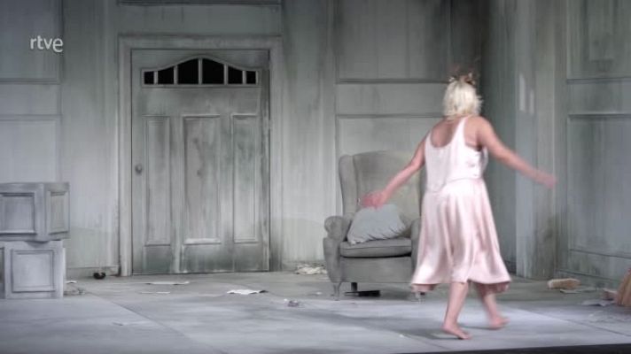 Atención obras - LA MUJER ROTA