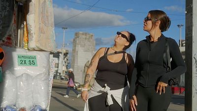 Jedet y Andrea Compton de compras en Cuenca