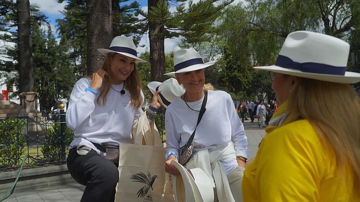 Hasta el fin del mundo - Alba Carrillo y Cristina Cifuentes se lanzan a la venta ambulante de sombreros