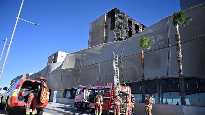 Telediario 1 - Evacuación exitosa en el incendio de un hospital en Cartagena