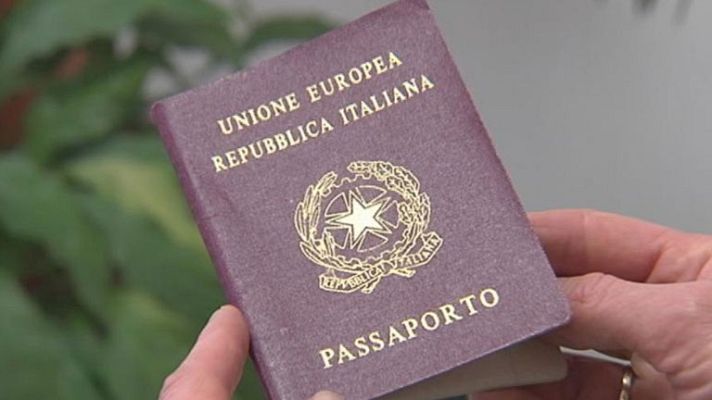 Telediario 1 - Manifiesto de regularización en Ita