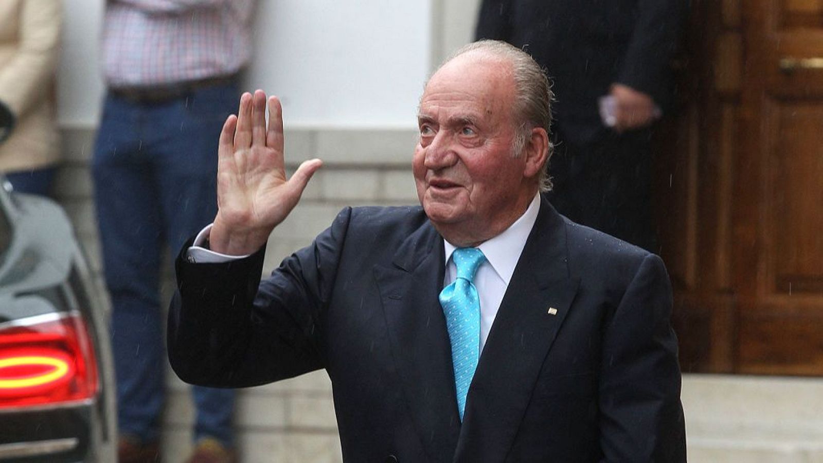 El rey Juan Carlos concede una entrevista en Francia - Telediario Matinal | Ver