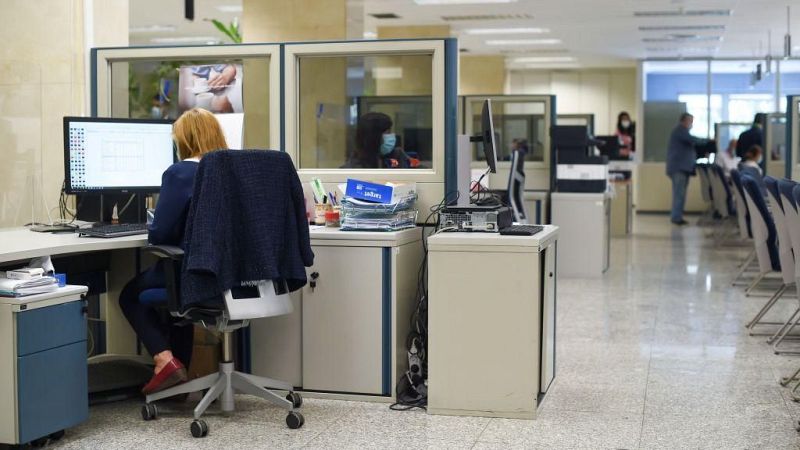 Gobierno y sindicatos pactan una subida salarial para los funcionarios del 11% hasta 2028