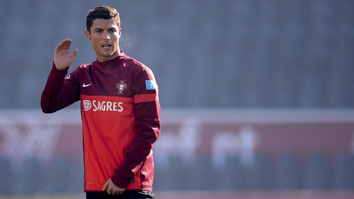 Telediario 1 - El fantasma de Messi persigue a CR7