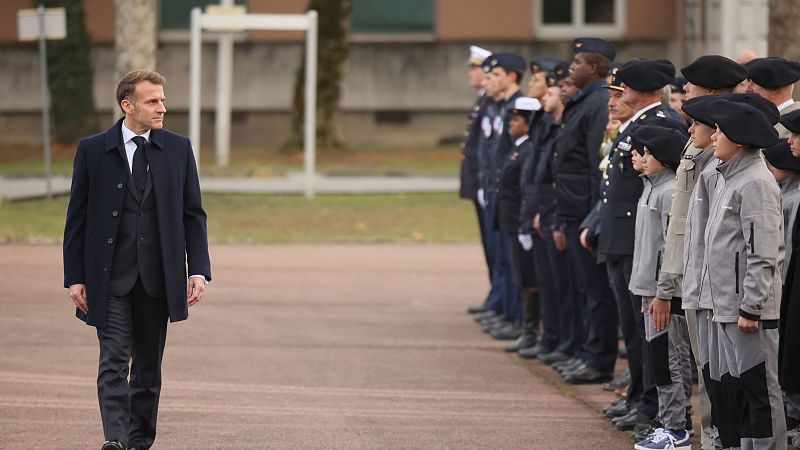 Macron anuncia un servicio militar voluntario para responder a las necesidades del Ejército francés - Informativo 24h | Ver