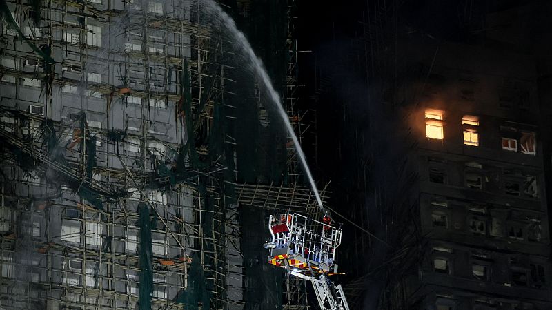 Hong Kong investiga las causas de su incendio más mortífero - Informativo 24h | Ver