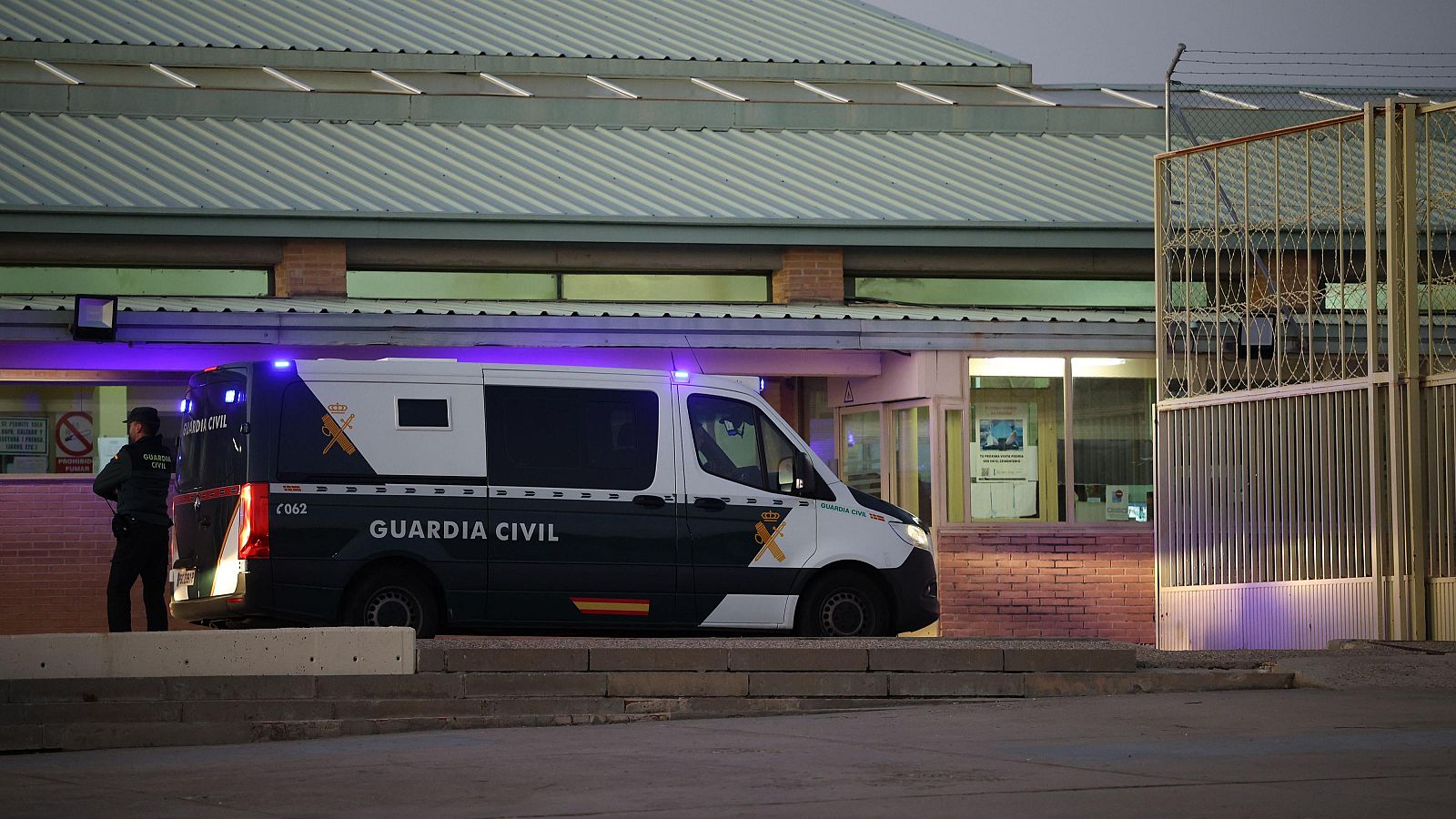 Ábalos y Koldo García pasan su primera noche en prisión en la misma celda y recurren su ingreso - Informativo 24h | Ver