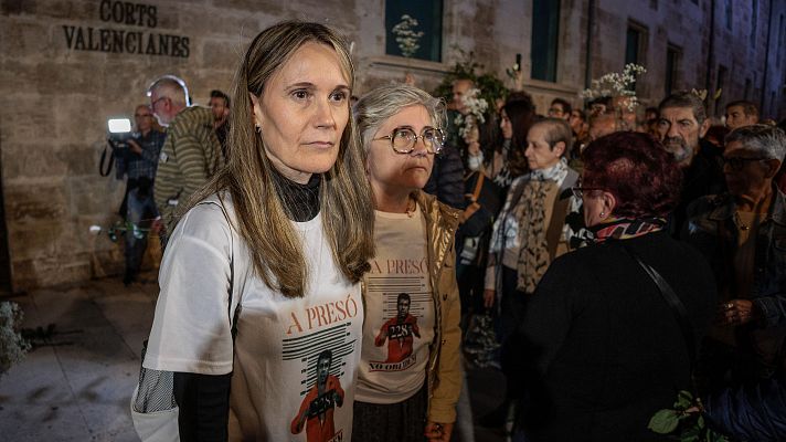 La hora de La 1 - La Asociación Víctimas Mortales 29-O cree que Pradas intenta "victimizarse" en su primera entrevista
