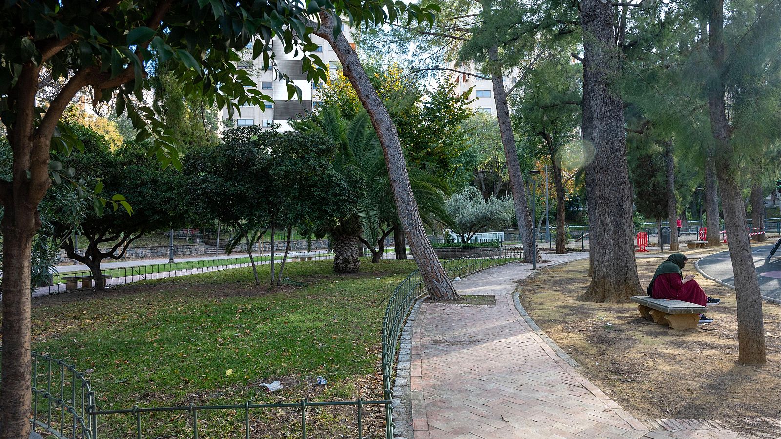 Hallan muertas a dos adolescentes en un parque en Jaén - Mañaneros 360 | Ver
