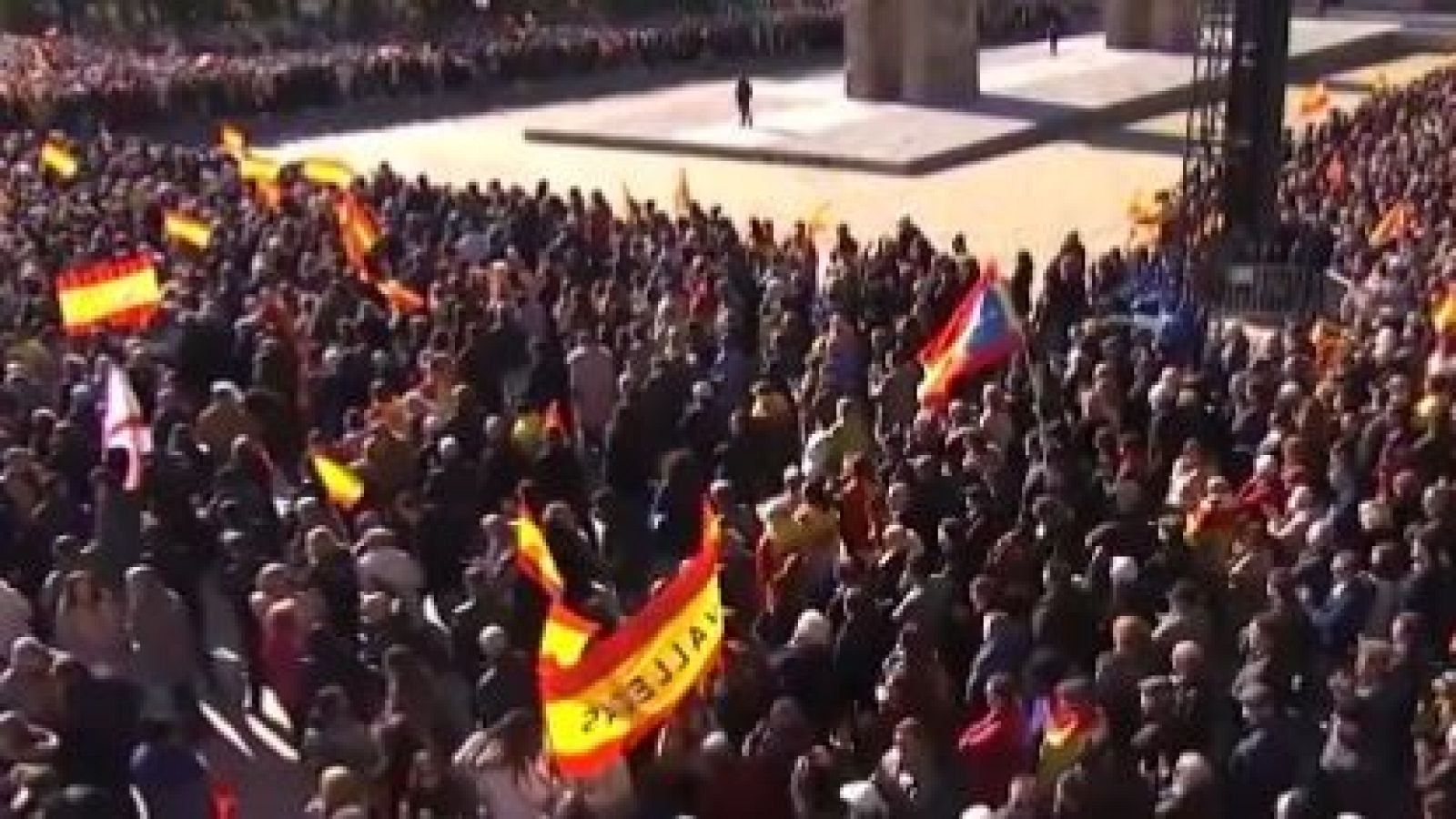 El Templo de Debod, centro de las protestas contra Pedro Sánchez - Directo al grano | Ver