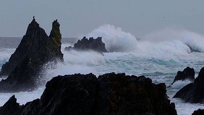 Alertas costeras en Galicia y el Cant�brico en un d�a nublado | Ver