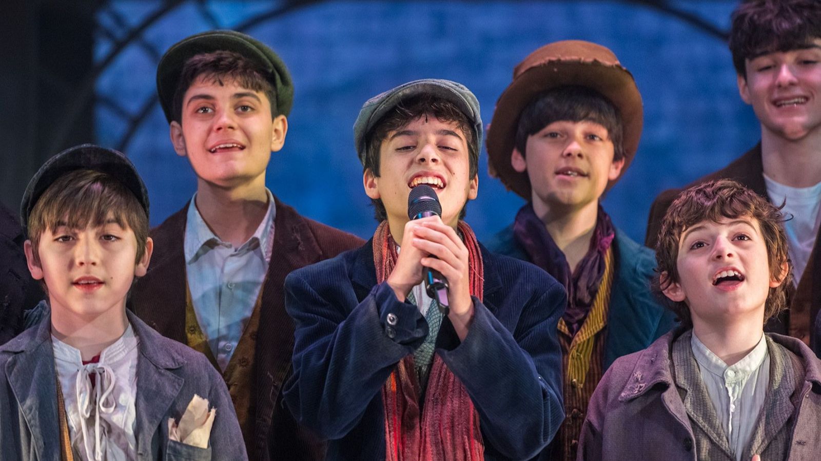 ¡Vídeo completo! Así fue la actuación de Gonzalo Pinillos junto al elenco de Oliver Twist cantando “Érase una vez (Once upon a time)”