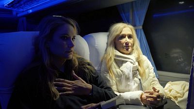 Alba y Cristina tienen un accidente en el autobús