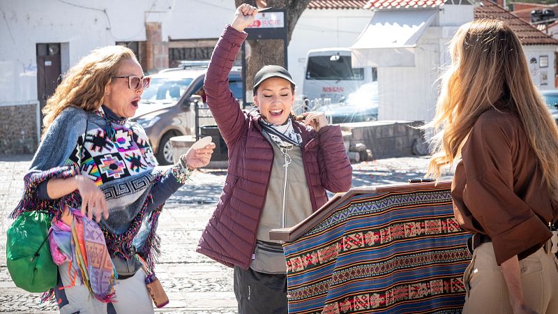 Roco Carrasco y Anabel Dueas ganan su tercera etapa de 'Hasta el fin del mundo'... Control de alcoholemia incluido!