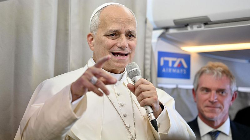 El papa pide a EE.UU. evitar un ataque militar en Venezuela y optar mejor por diálogo o "presiones" | Ver