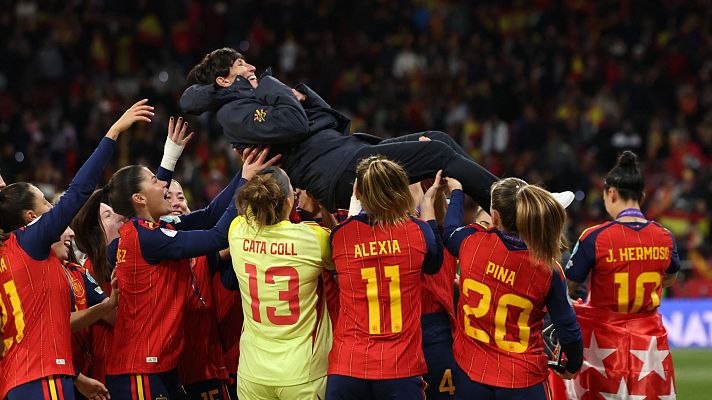 Una noche mgica en el Metropolitano: de la emocin de Jenni y Alexia a la euforia de las goleadoras