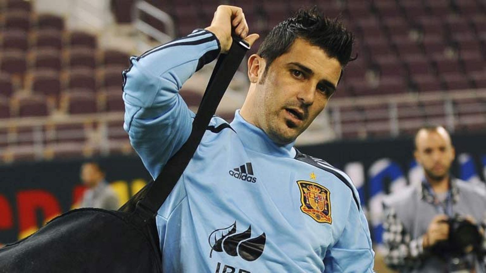 En la selección española se habla de la posible marcha de Villa al Arsenal, a final de temporada. Los dos españoles que juegan allí ahora, Cazorla y Monreal, estarían encantados con la llegada del 'Guaje'.