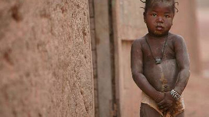 Telediario 1 - Cada día en el mundo se mutila a unas 6.000 niñas