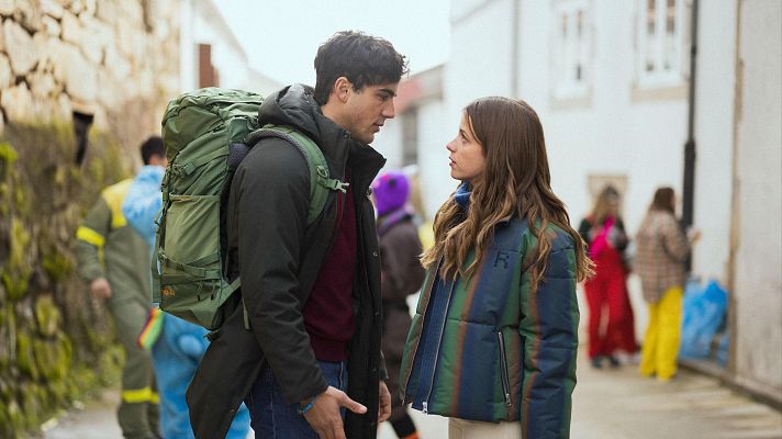 Telediario 1 - Llega al cine 'Me has robado el corazón': desvalijar un banco en la primera cita