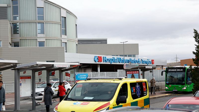 Crece la polémica por la gestión del Hospital de Torrejón - Telediario 2 | Ver