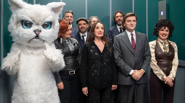 Late Xou con Marc Giró - En el ascensor con Luz Casal