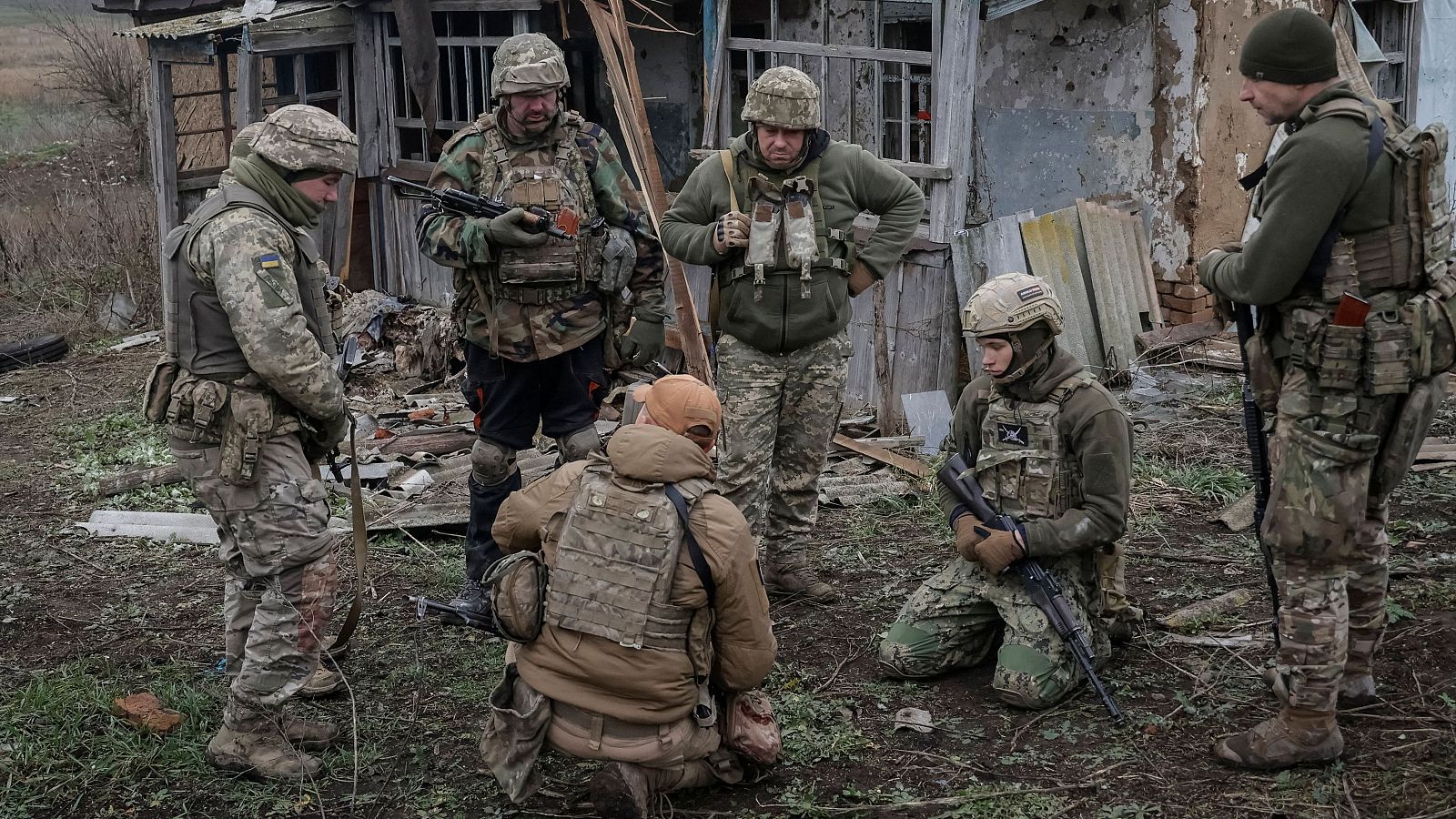 RTVE visita un hospital de campaña en Ucrania | Ver