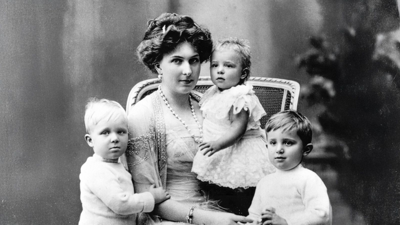 Victoria Eugenia: historia de un amor trágico - Episodio 3 - Victoria Eugenia, historia de un amor trágico | Ver