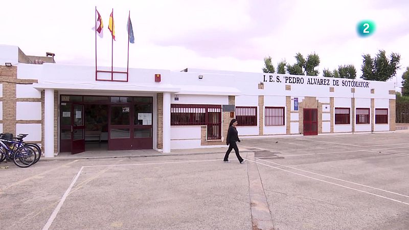 Un instituto de Manzanares que derriba barreras - En lengua de signos | Ver