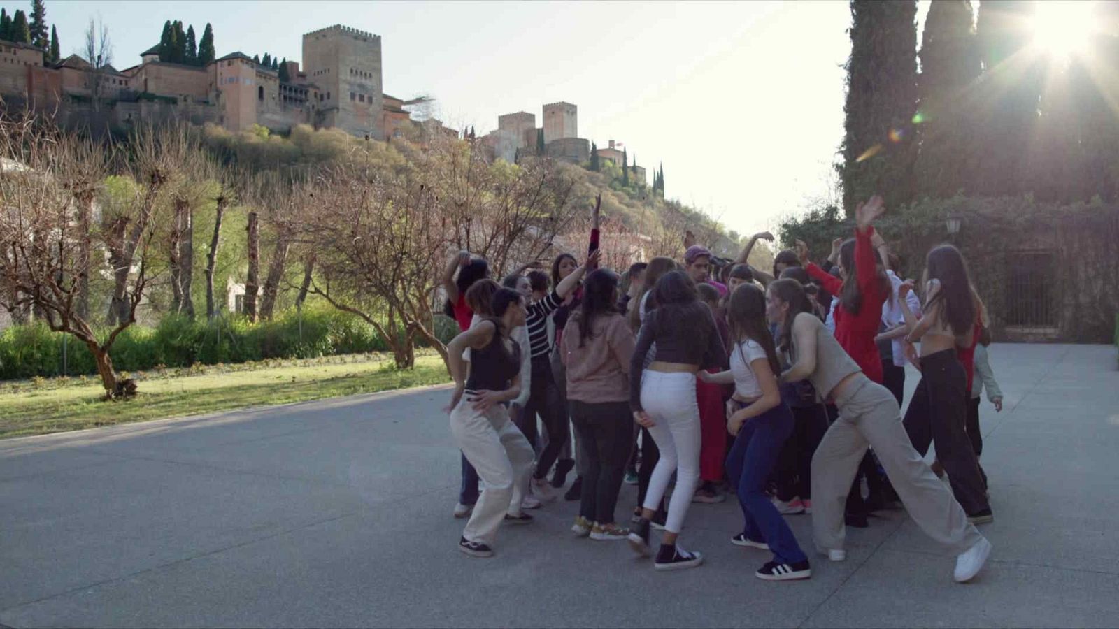 De seda y hierro - Danza sin etiquetas | Ver