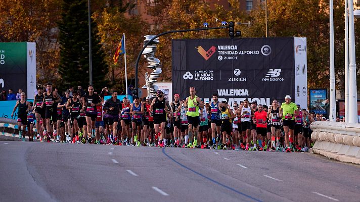 Atletismo - Maratón de Valencia Trinidad Alfonso. Llegada ganadores Hombres/Mujeres 