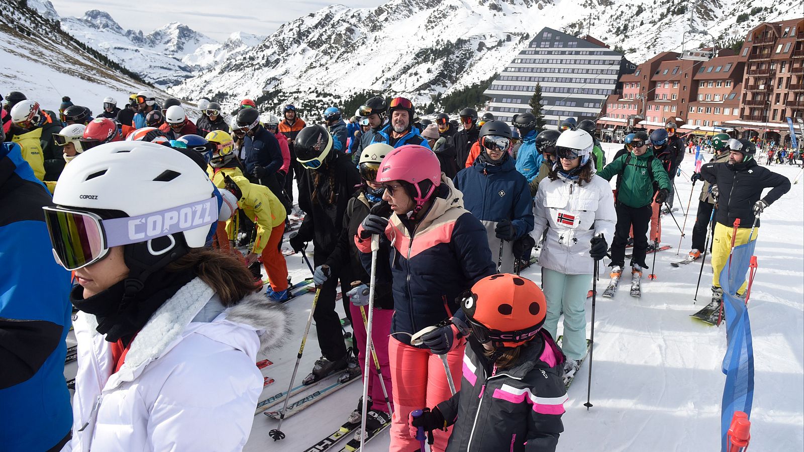 Telediario Fin de Semana 3 en cuatro minutos - 07/12/2025 - RTVE.es | Ver