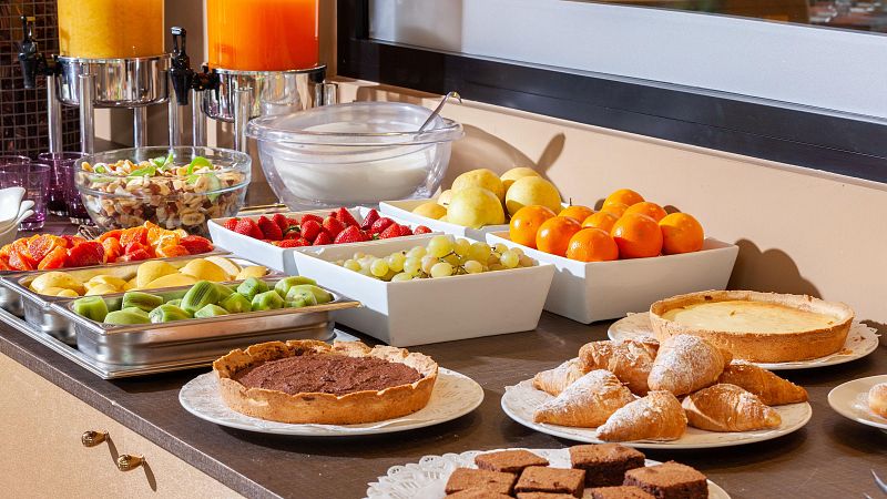 ¿Tiene el desayuno bufé de los hoteles los días contados? | Ver