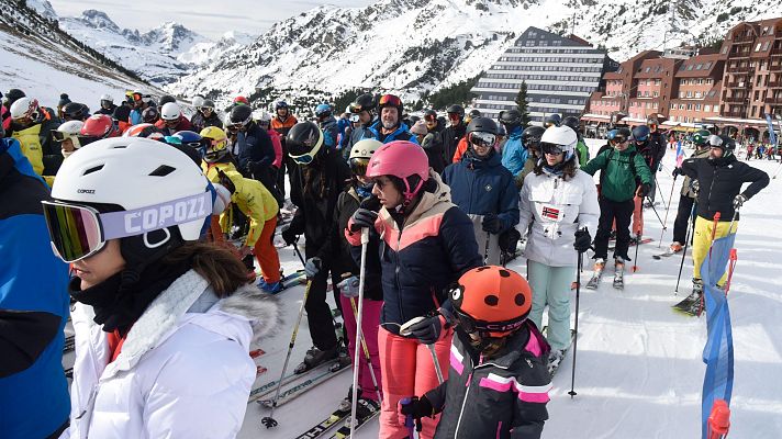 Telediario Fin de Semana - Telediario - 15 horas - 07/12/25