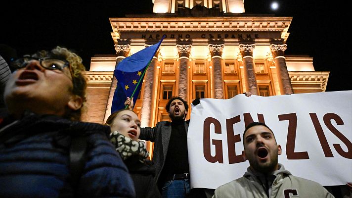 Telediario Fin de Semana - La ola de indignación en la generación Z por la falta de oportunidades y la corrupción recorre el mundo en forma de protestas