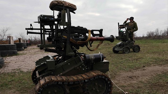 Telediario Fin de Semana - El papel clave de los drones terrestres para el rescate de heridos en Ucrania