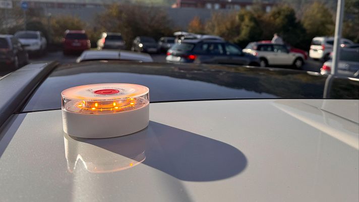 Telediario Fin de Semana - Se disparan las ventas de las nuevas balizas obligatorias de la DGT antes de su entrada en vigor el 1 de enero