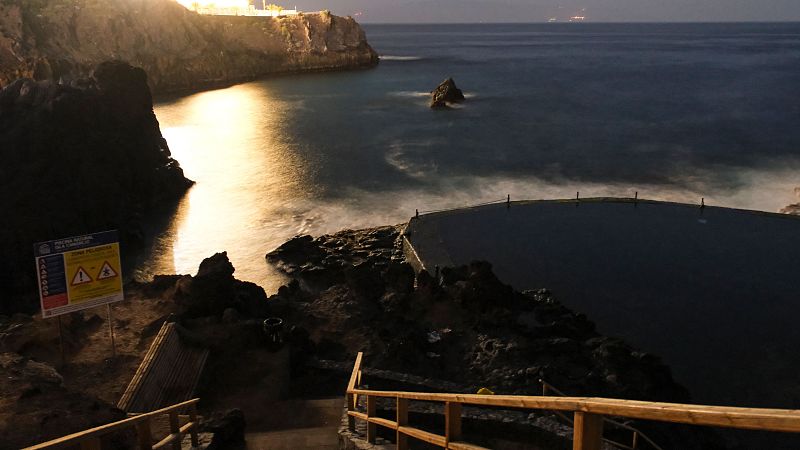 Se eleva a cuatro el número de fallecidos por un golpe de mar en la costa sur de Tenerife