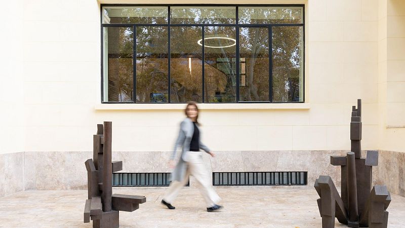 Obres de l'IVAM danyades per la dana ja lluixen al campus de la Universitat de València - L'informatiu - Comunitat Valenciana | Ver