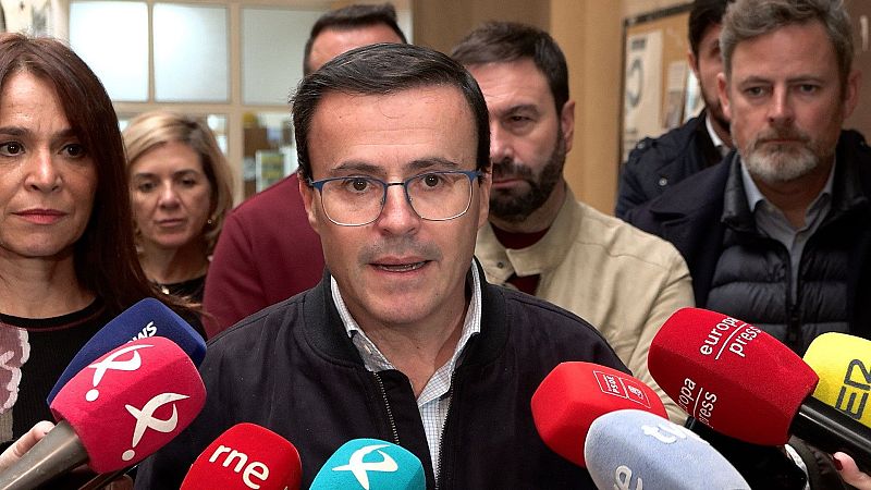 El PSOE critica los recortes del PP en Extremadura y Guardiola niega que sus propuestas sean las de Vox