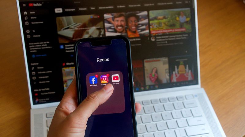 Australia, primer país en prohibir redes a menores de 16 | Ver