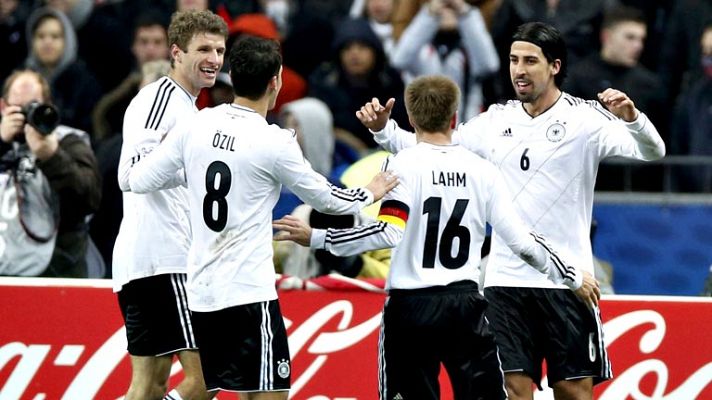 Telediario 1 - Özil y Khedira asaltan París con la selección alemana