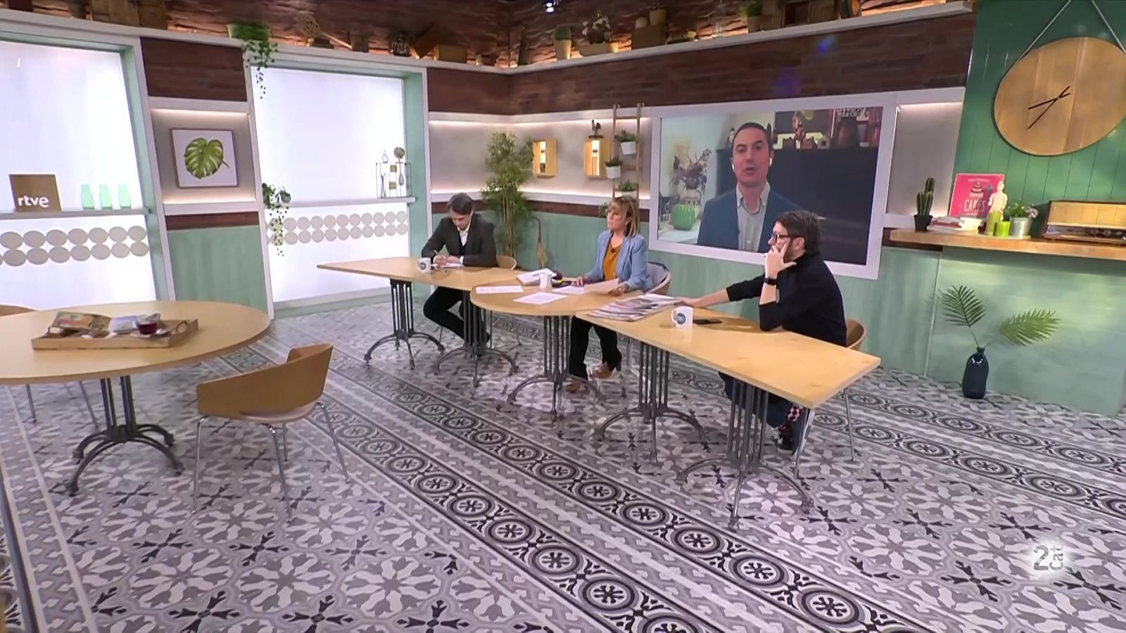 Juan Lobato, 'Glorious' i 'El canto de las manos'