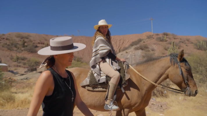 Hasta el fin del mundo - Anabel Dueñas supera su miedo a los caballos