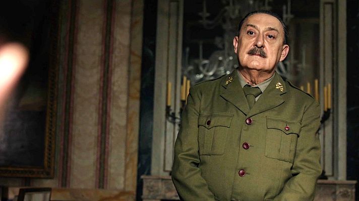 ENA. La reina Victoria Eugenia - Primo de Rivera, obligado a dimitir por Alfonso XIII