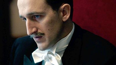 Alfonso XIII se marcha solo al exilio