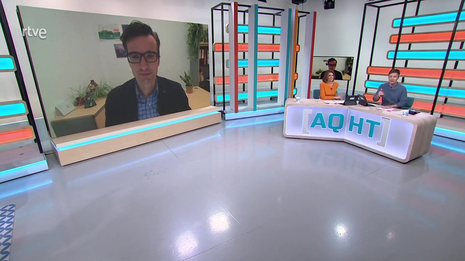 Cámaras de seguridad en el trabajo - Aquí hay trabajo | Ver