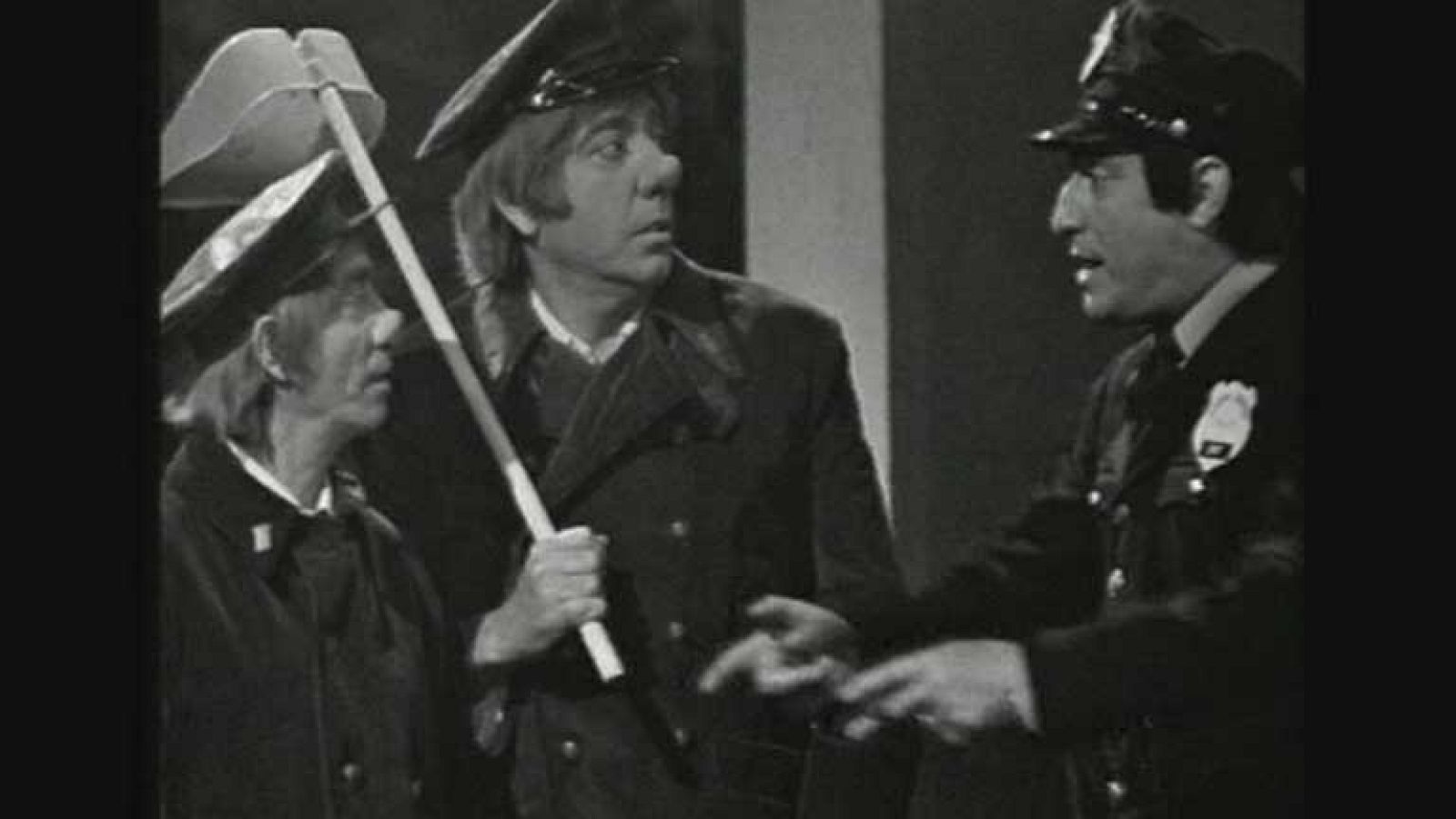 Los payasos de la tele se suben al escenario del teatro en Madrid