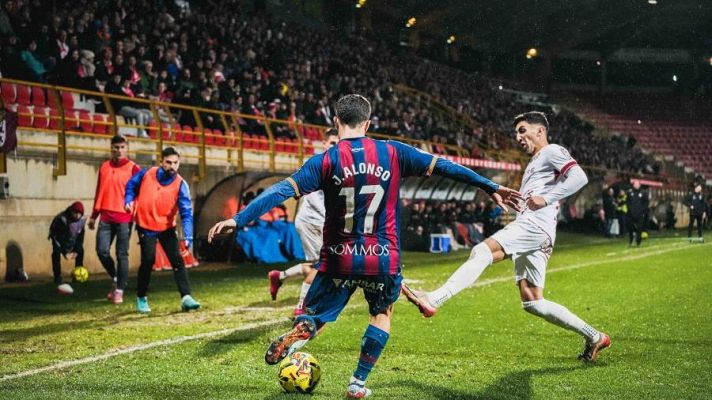 Resúmenes de LaLiga - Cultural y Deportiva Leonesa - SD Huesca: resumen del partido de la 18ª jornada de Liga | Segunda
